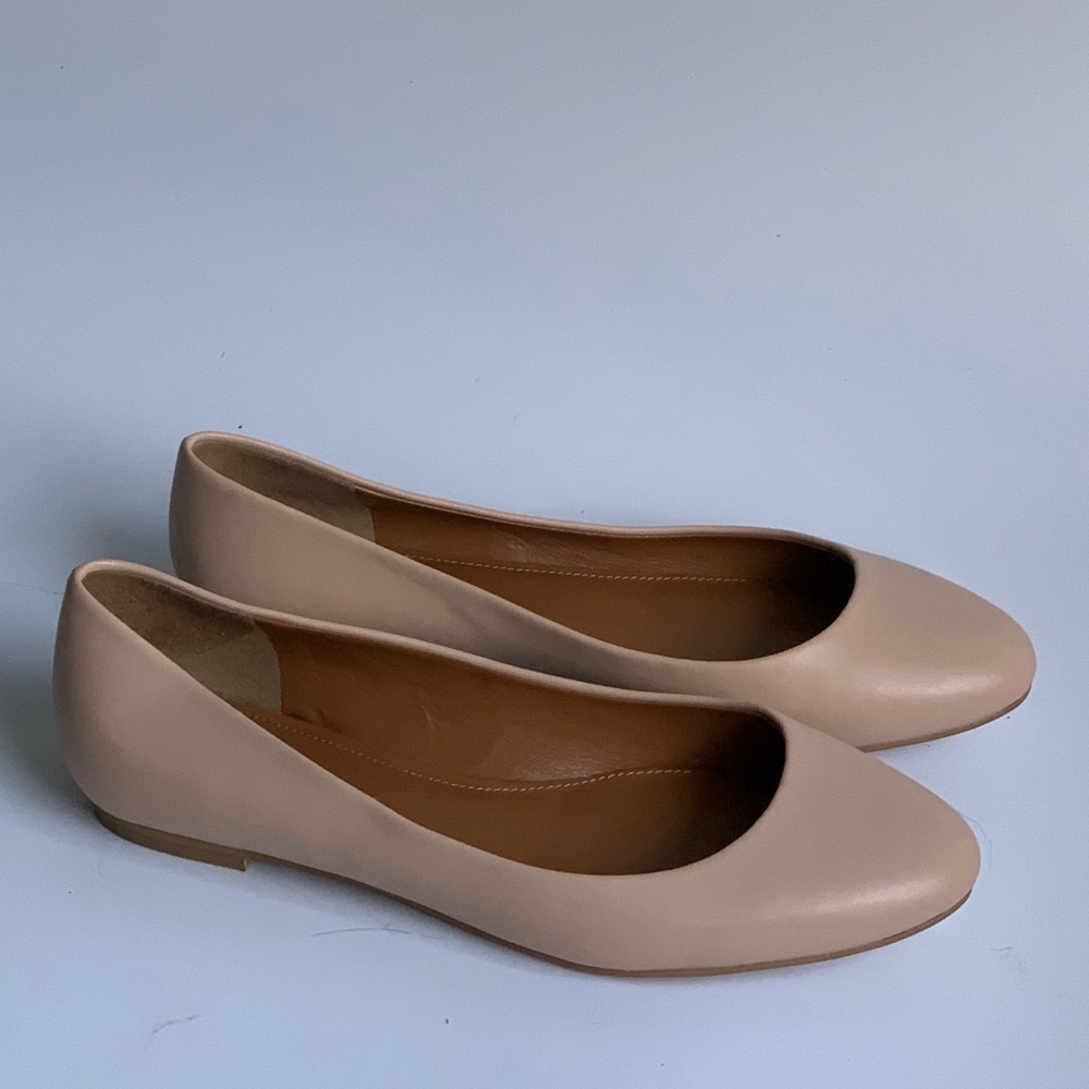 Shoes of Prey brown flats size 9WW